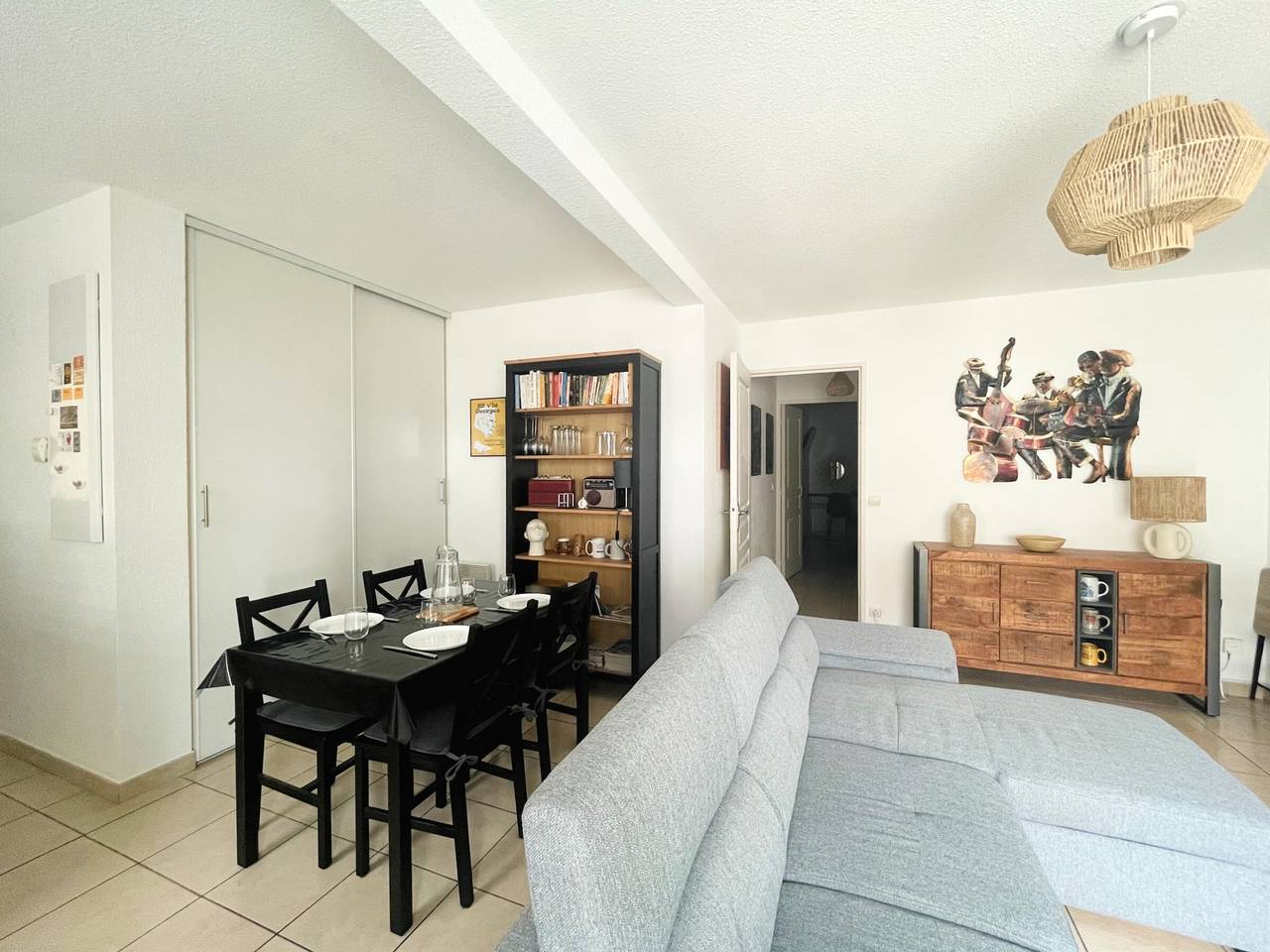 Entire apartment, Cozy 1Br Apt in Sète w/ Loggia, Private Parking & Elevator in Sete, Côte d'Améthyste