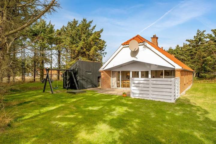 Ferienhaus für 10 Personen, mit Balkon/Terrasse und Whirlpool sowie Sauna in Vejlby Klit