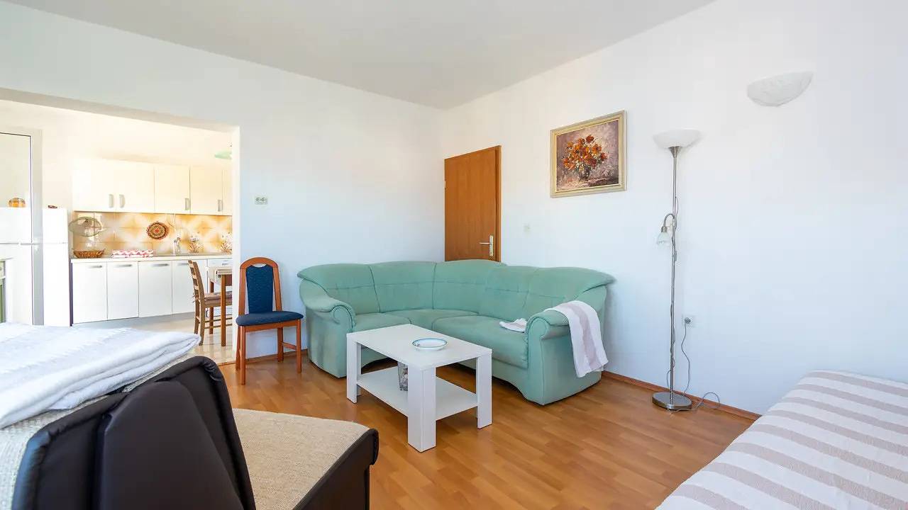Entire holiday apartment, Holiday apartment for 5 people with terrace in Preko, Ugljan Island