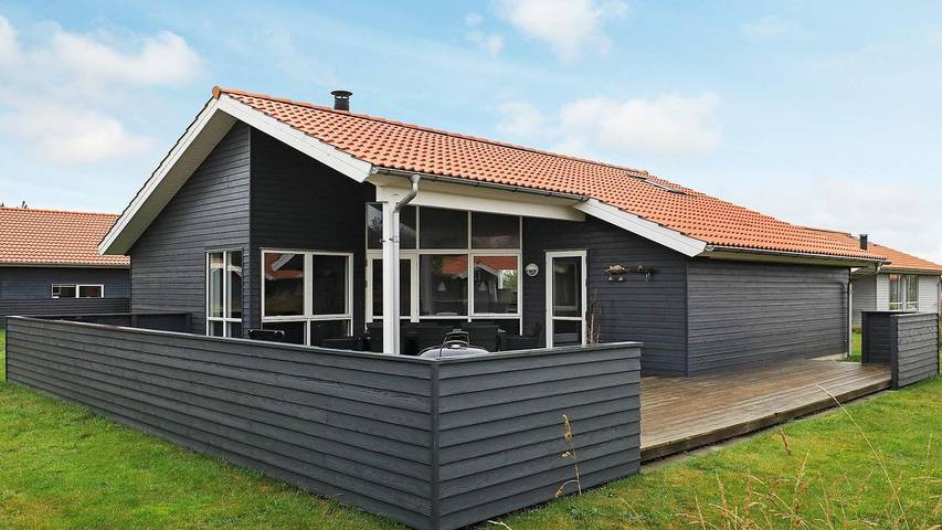 Ferieudlejning for 7 personer, med jacuzzi og terrasse, husdyr tilladt i Fjand