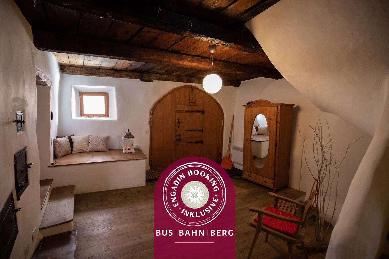 Entire studio, Chasa Curasch: Cosy, Modern Furnished, 1.5-Room Holiday Flat in Scuol, Lower Engadine
