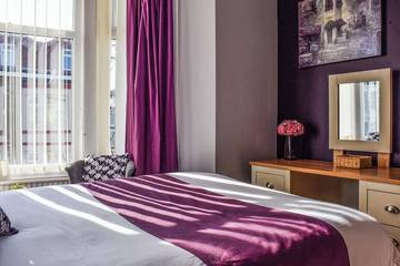 Log Cabin for 14 People in Blackpool, North West England, Photo 3