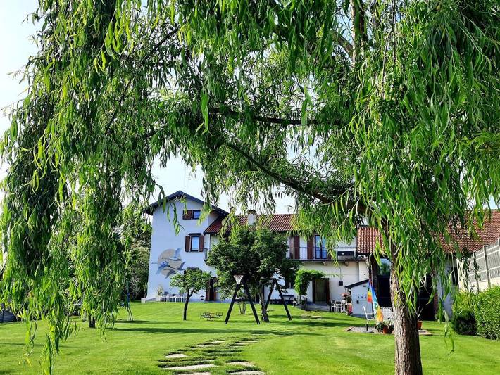 Appartement de vacances pour 5 personnes, avec Terrasse ainsi que Jardin et Vue à Castano Primo