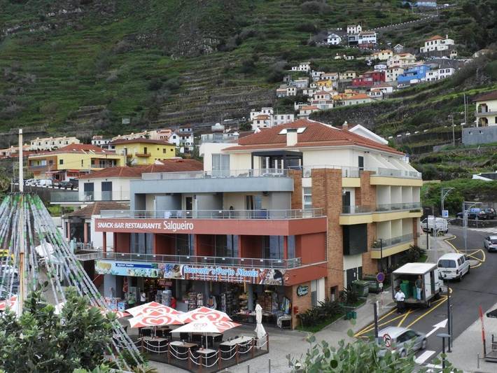 Hôtel pour 10 personnes, avec jacuzzi à Porto Moniz