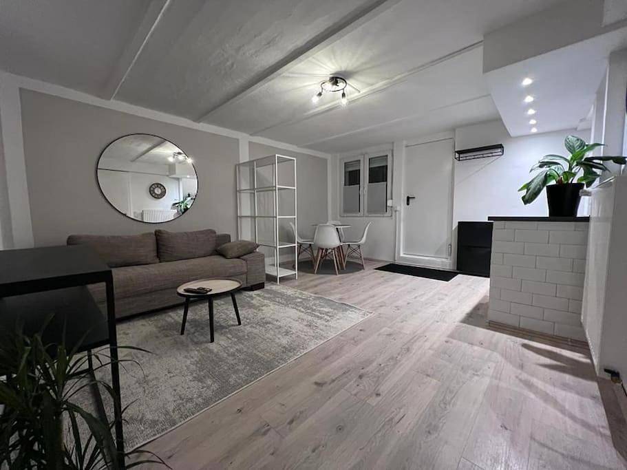 Ganze Wohnung, One-Bedroom Apartment in Wermelskirchen, Rheinisch-Bergischer Kreis