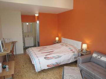 Chambre d’hôte pour 3 personnes, avec jardin et vue à Les Gonds