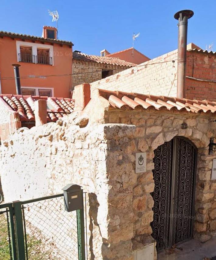 Casa rural para 15 personas, con jardín y piscina, Se admiten mascotas en Provincia de Teruel