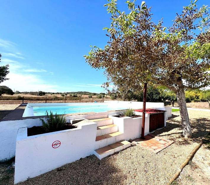 Casa de férias para 6 pessoas, com piscina e jardim e ainda vista em Alvito