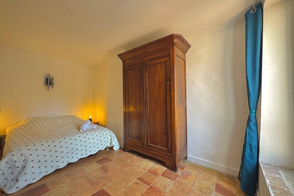 La Sernhacoise, Renovated Family Home & Sauna in Sernhac, Region de Nimes