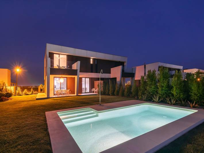 Chalet pour 8 personnes, avec terrasse et piscine, adapté aux familles - 1