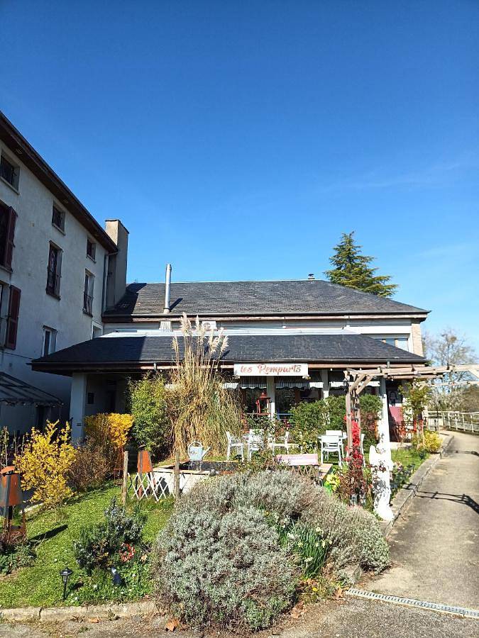 Hôtel pour 3 personnes, avec Terrasse ainsi que Jardin et Vue