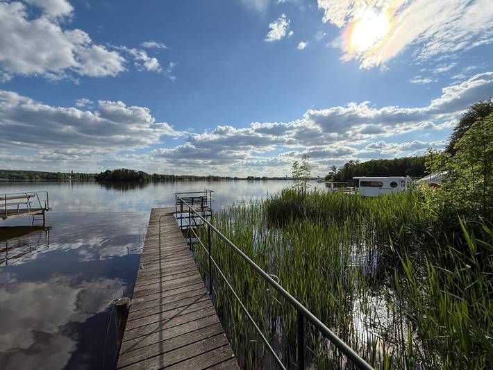 Ferienwohnung für 4 Personen, mit Terrasse und Garten sowie Seeblick und Ausblick in Schwerin (Brandenburg)