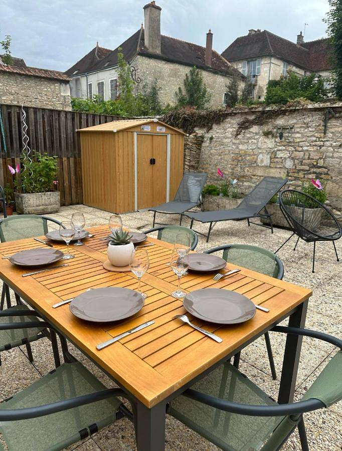 Gîte pour 6 personnes, avec terrasse, adapté aux familles à Tonnerre (Yonne) - 4