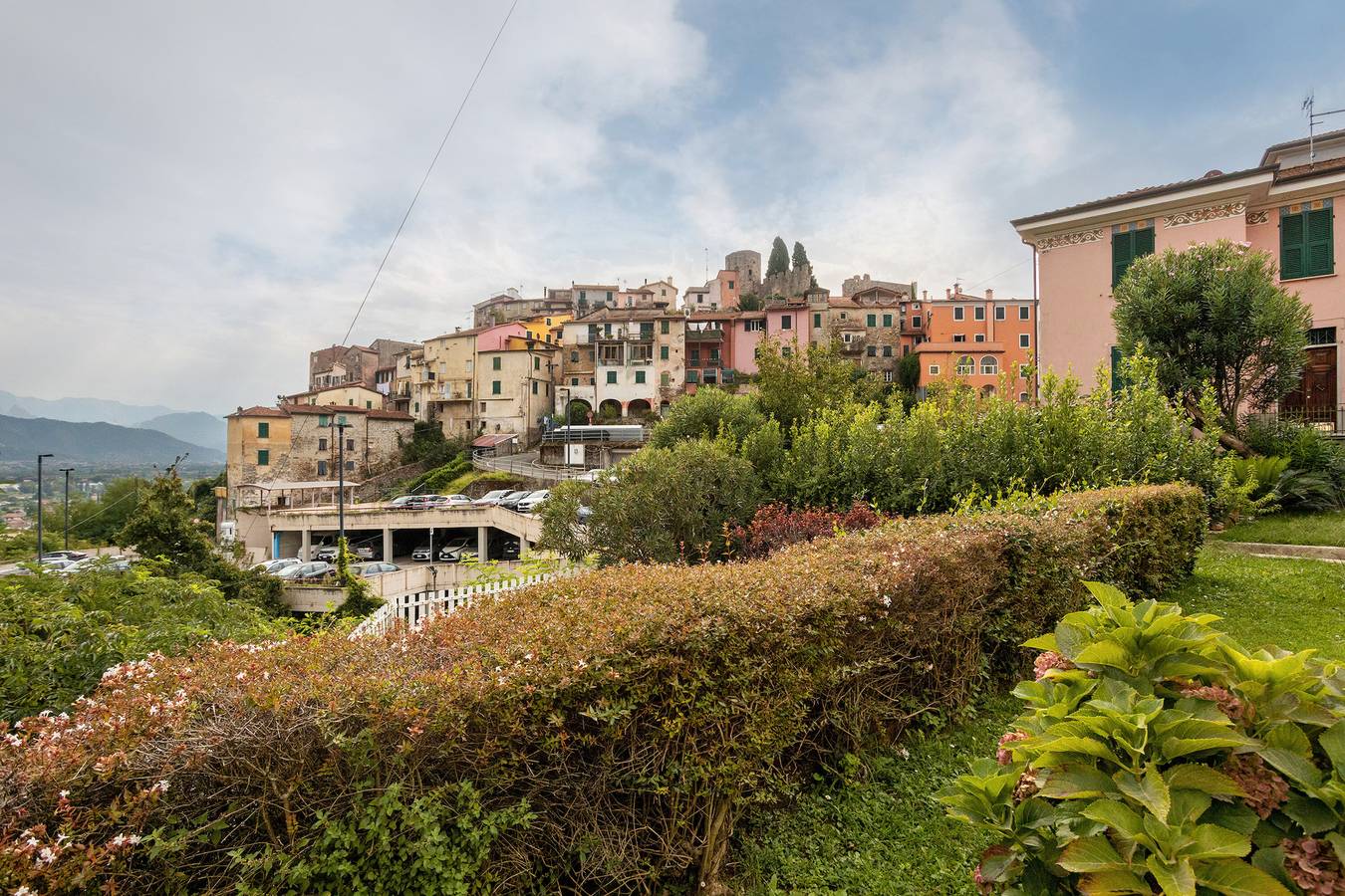 Entire apartment, Apartment 'Montemare' with Private Garden, Wi-Fi and Air Conditioning in Ameglia, Ameglia Municipality