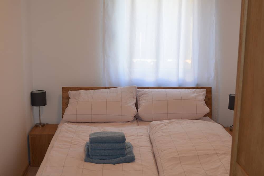 Ganze Wohnung, Sehr ruhige, helle Ferienwohnung (in zentraler Ortskernlage) in Michelau in Oberfranken, Oberes Maintal - Coburger Land