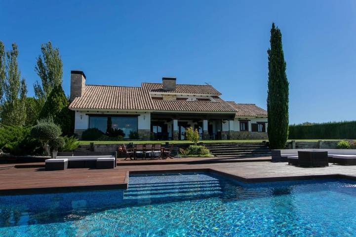 Chalet para 8 personas, con jardín además de piscina y vistas, Se admiten mascotas en Requena-Utiel - 4