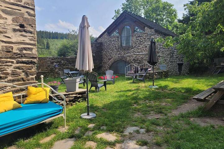 Location de vacances pour 4 personnes, avec jardin et terrasse à Le Bleymard - 4