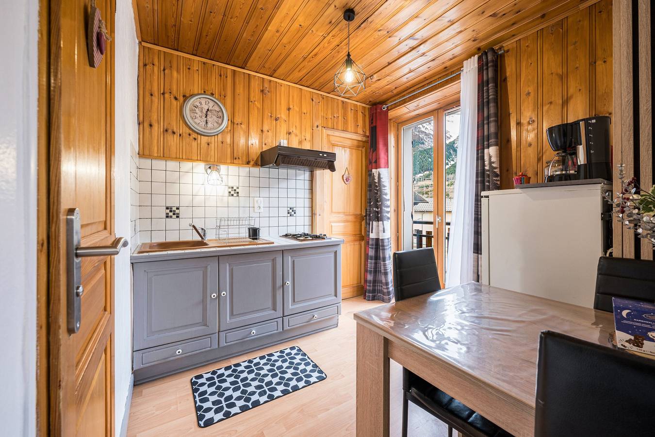 Apartamento entero, Apartamento 'Le Gypaete Val Cenis' con vistas a la montaña, balcón y Wi-Fi in Termignon, Región de Saint-Jean-de-Maurienne