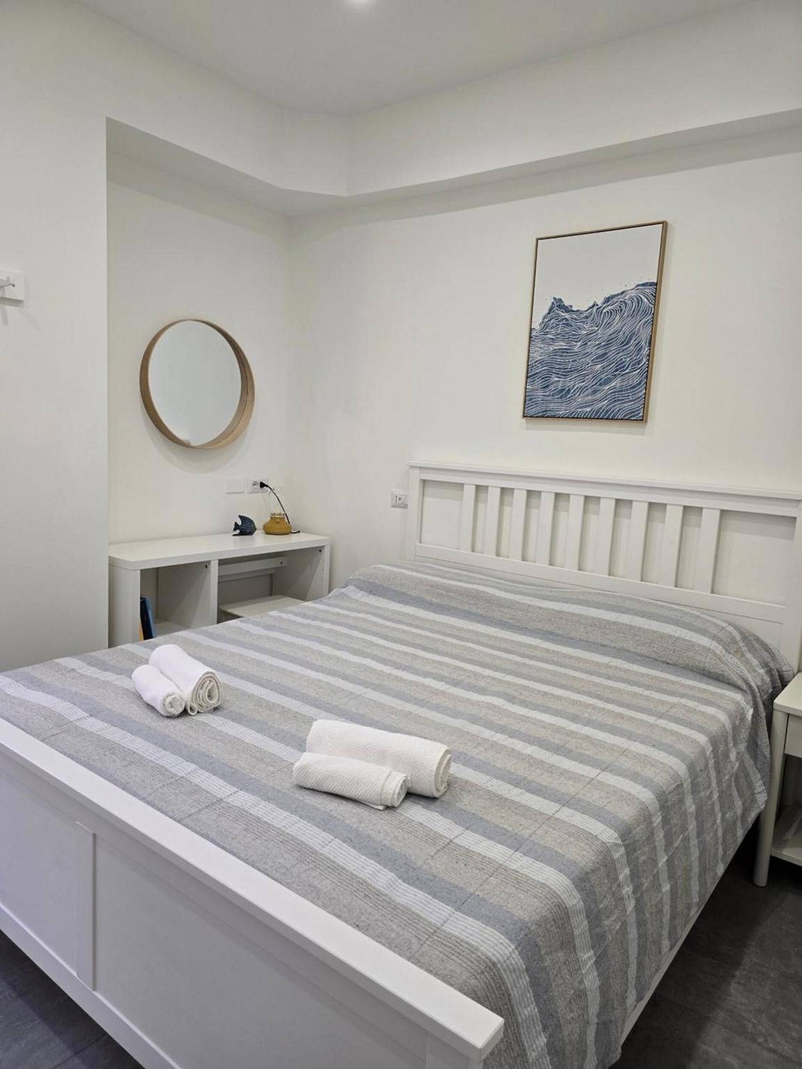 Entire apartment, Apartment 'Casetta Di Nonno Paolo' with Wi-Fi and Air Conditioning in Giardini-Naxos, Messina Province