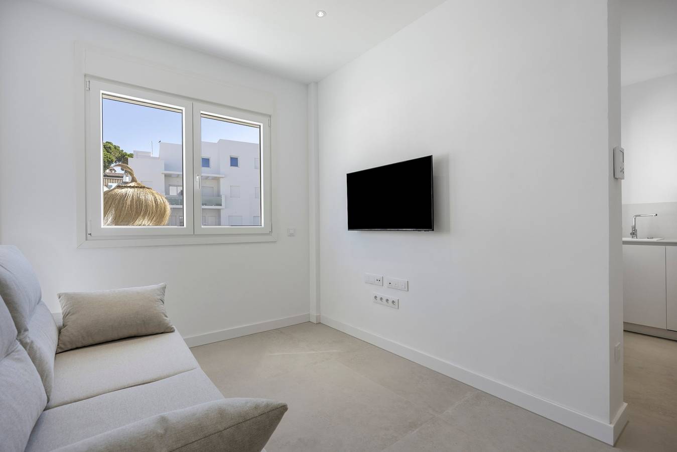Apartamento inteiro, Apartamento 'Los Drogos Bajo A' com Piscina Partilhada, Wi-Fi e Ar Condicionado in La Barrosa, Chiclana de la Frontera
