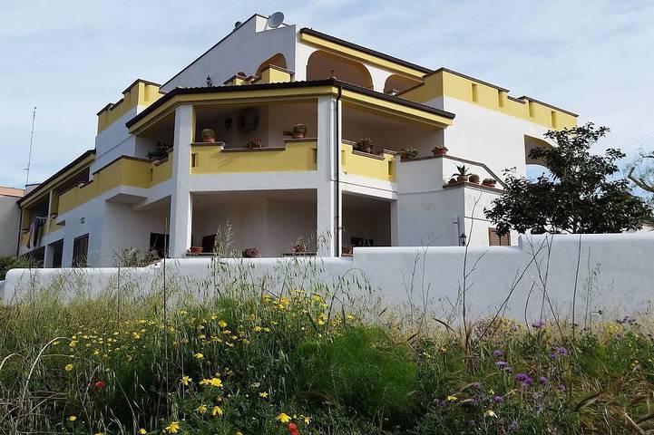 Apartamento de vacaciones para 10 personas, con jardín y piscina - 1