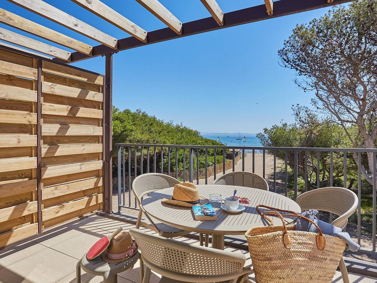 Ganze Wohnung, Wohnung in Giens mit Pool und Strandnähe in La Bergerie, Hyeres