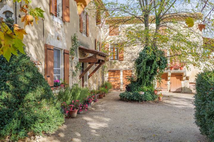Bed and Breakfast 'Annaïs' con Piscina in Comune, Giardino in Comune e Wi-Fi in La Garde-Adhémar, Nyons e dintorni