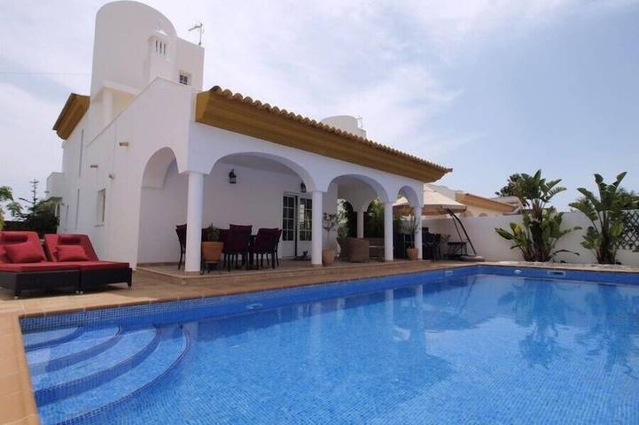 Villa pour 8 personnes, avec jardin - 1