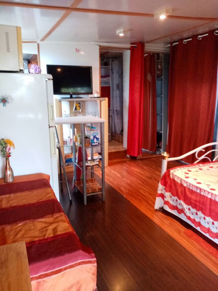Gemütliches Chalet in Les Makes mit Terrasse und Parkplatz inklusive in Les Makes, Saint-Louis