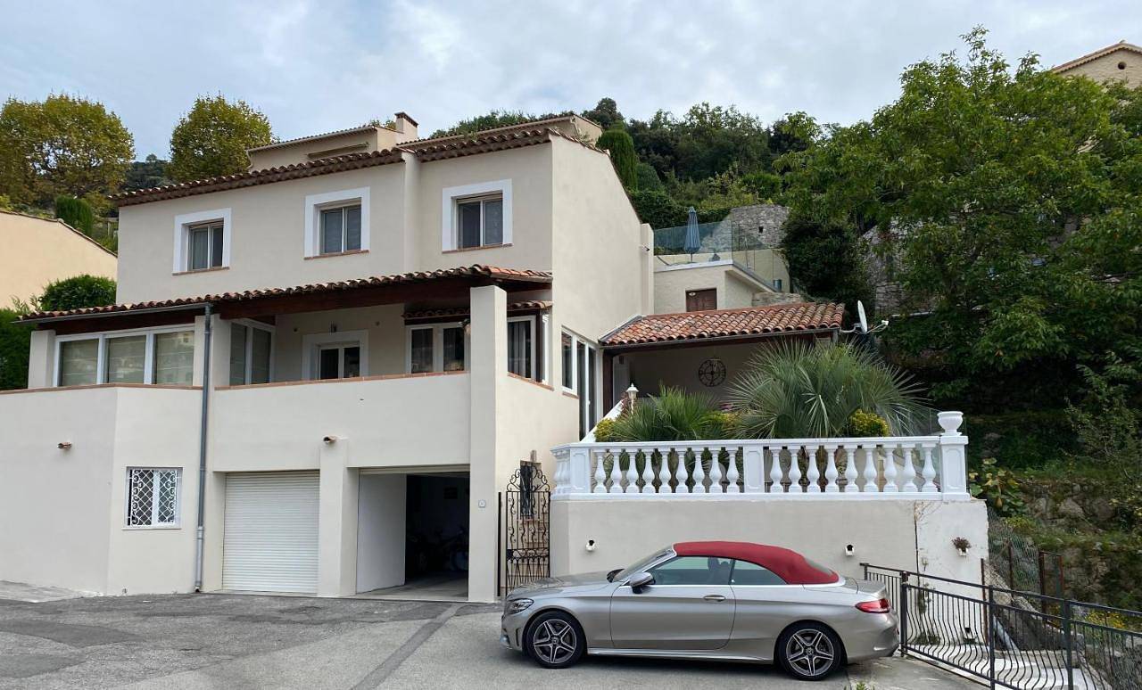 Luxurious, Quiet, and Peaceful, 3 floor villa, 5km from Monaco in La Turbie, Côte méditerranéenne (France)