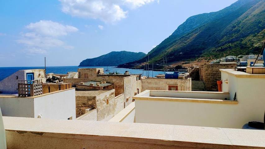 Location de vacances pour 6 personnes, avec Balcon ainsi que Terrasse et Vue à Marettimo - 2