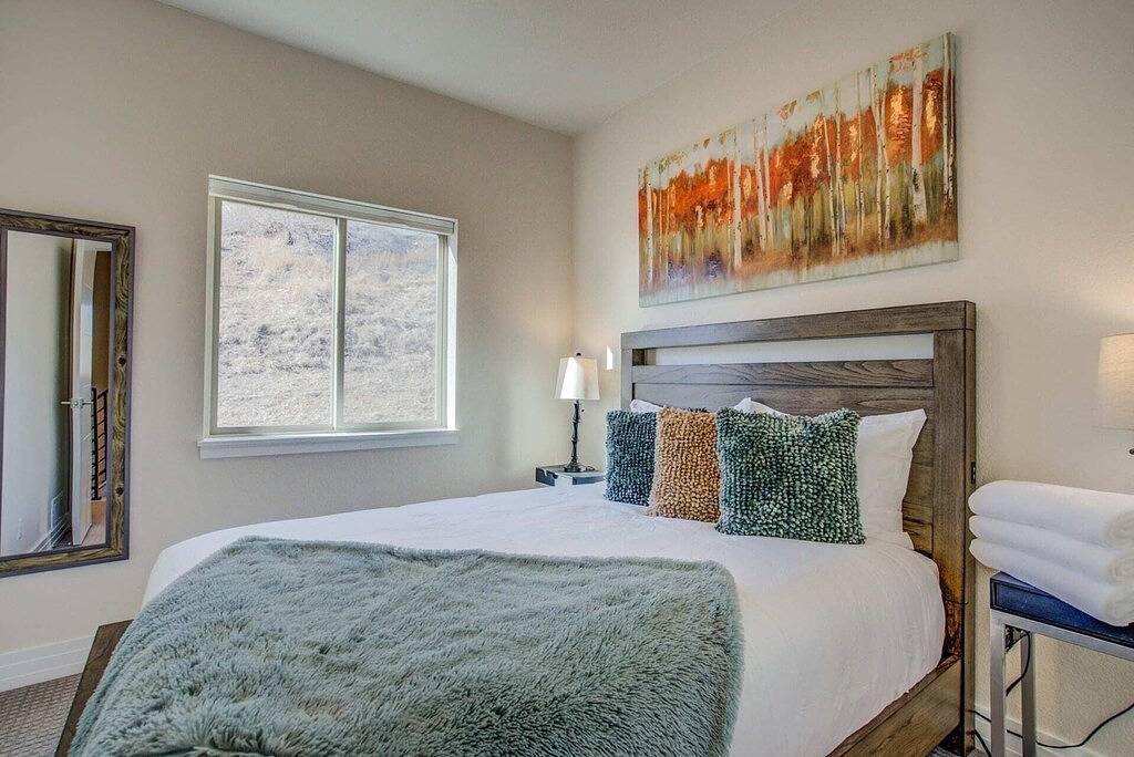 Ganze Wohnung, Complex 2 Rooftop Deck w/ Firepit Balcony in Dt Co in Colorado Springs, El Paso County (CO)