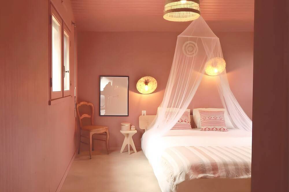 Villa vue 360 degrés, piscine privée, vue lac et Wi-Fi in Tombebœuf, Région de Villeneuve-sur-Lot