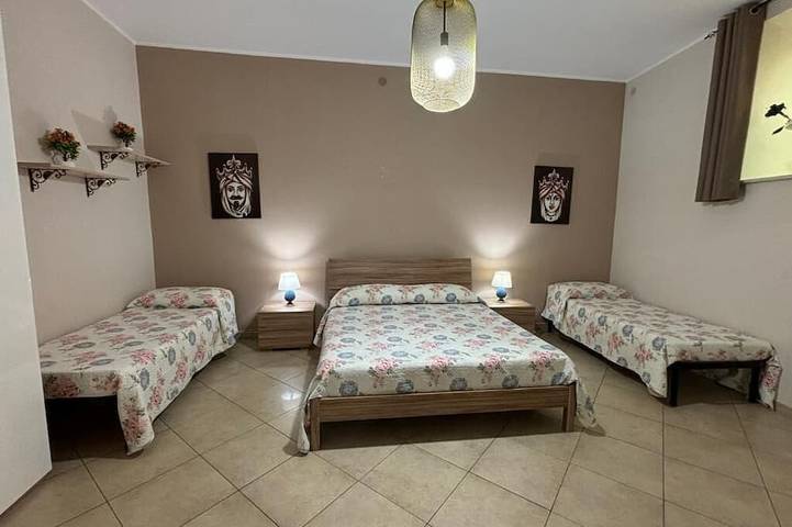 Gîte pour 4 personnes, avec balcon à San Giovanni Gemini