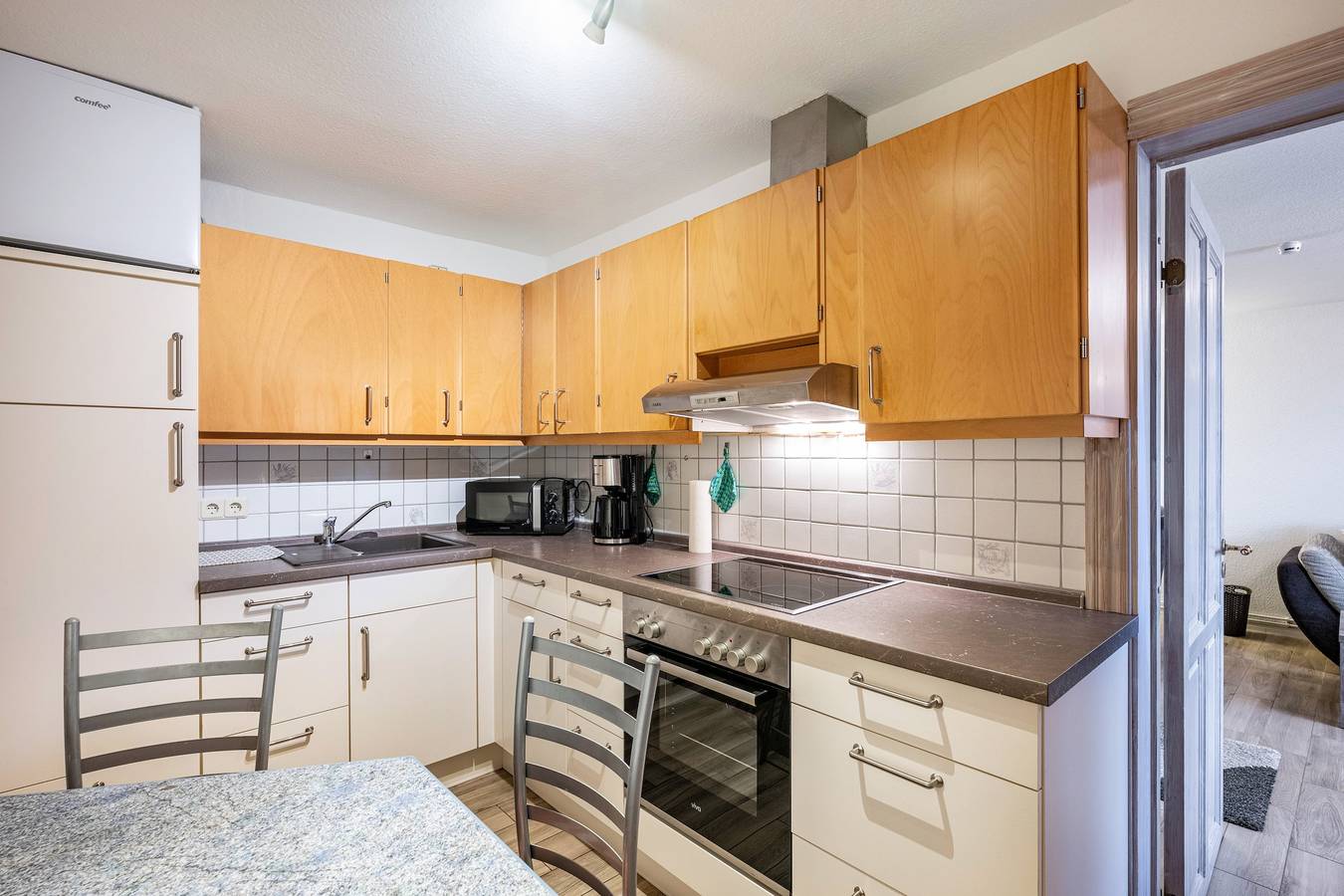 Ganze Wohnung, Ferienwohnung Schwalbennest" mit Gemeinschaftsterrasse, Gemeinschaftsgarten und Wi-Fi in Immenstedt, Grünes Binnenland