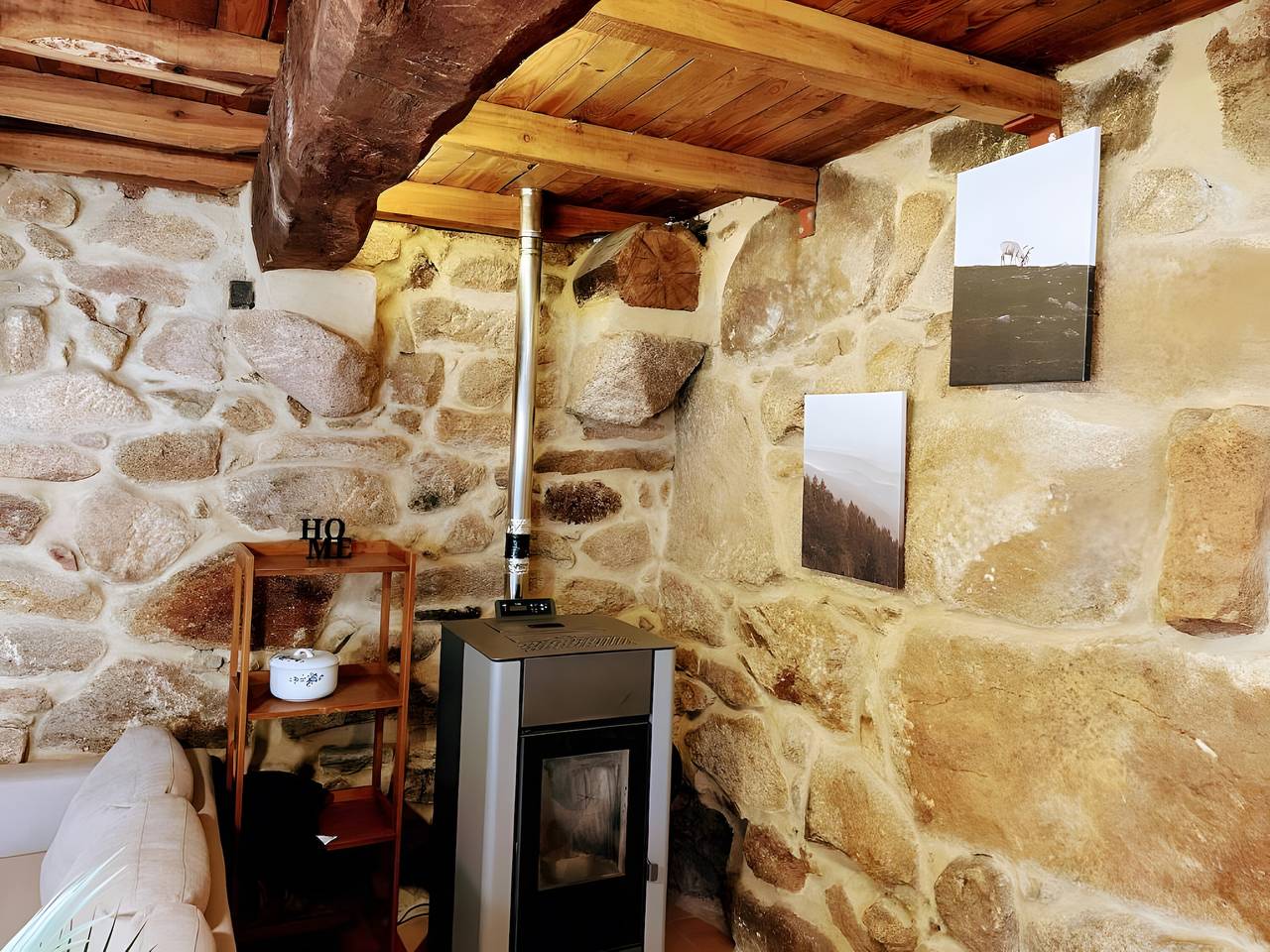 Holiday Home 'Terrado' with Mountain View, Balcony and Wi-Fi in Tourém, Gerês
