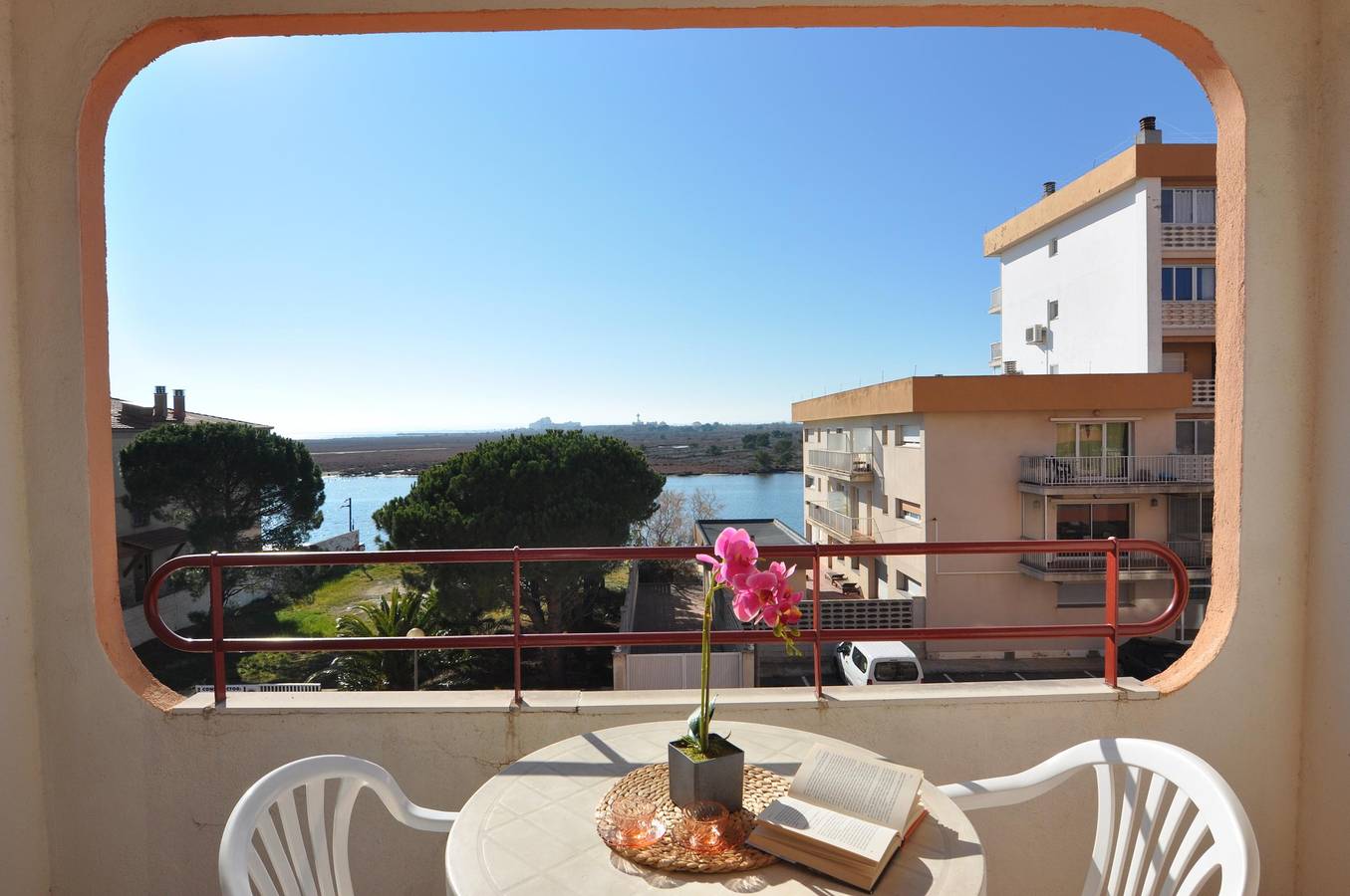 Entire studio, Charming studio for rent in Roses, Costa Brava! Capacity for 3 people, 1500 meters from the beach. Book now! in Santa Margarida, Roses