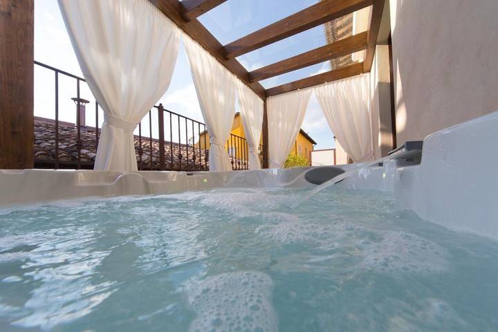 Resort per 5 persone, con terrazza e idromassaggio nonché sauna, con animali domestici nelle Marche