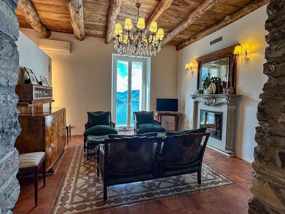 Appartamento intero, Il Monsignore - Finnish Woodenjacuzzi and Stunning Lake Views in Rovenna, Cernobbio
