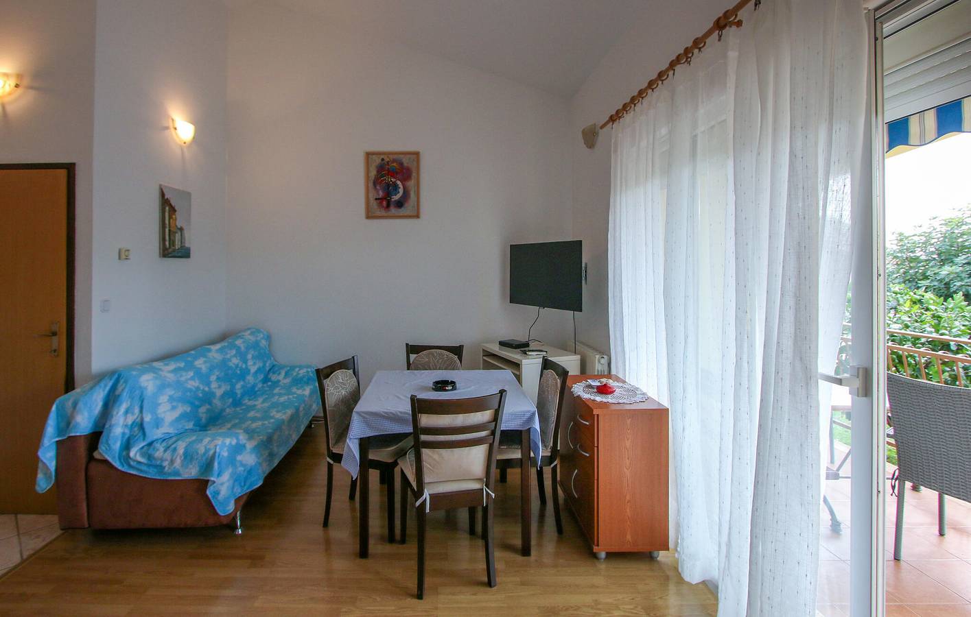 Ganze Ferienwohnung, Gemütliche Ferienwohnung mit Terrasse, WLAN und Parkplatz in der Nähe des Restaurants Captain Morgan in Vabriga, Tar-Vabriga