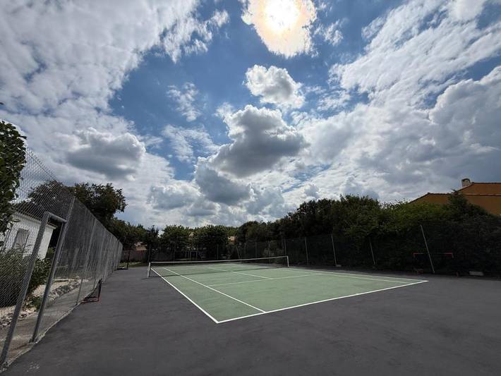 Location de vacances pour 8 personnes, avec vue ainsi que jardin et piscine, animaux acceptés à Méjannes-le-Clap - 4