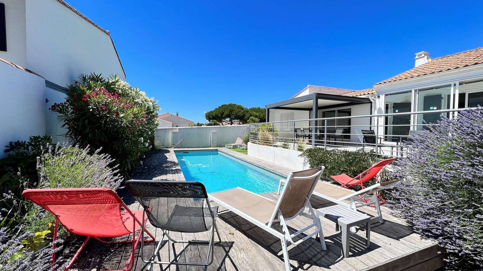 Apartamento vacacional entero, Superb villa with heated pool, near the sea in Ars-en-Ré, Isla de Ré