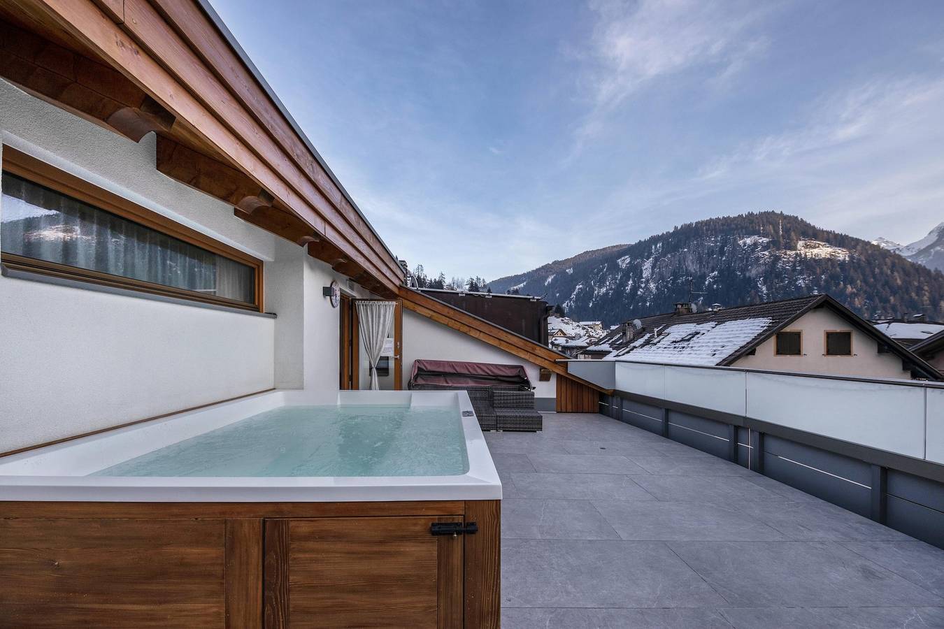 Appartamento intero, Confortevole appartamento "Vacanze Arcobaleno - Arancione" con vista sulle montagne in Predazzo, Dolomiti Superski