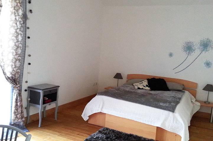 Gîte pour 6 personnes, avec terrasse et jacuzzi à La Jaille-Yvon - 3