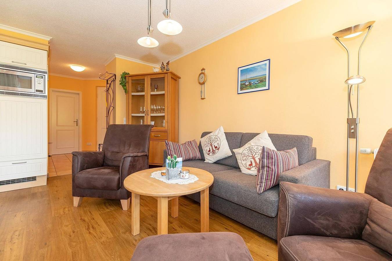 Ganze Wohnung, Ostsee-Apartment mit Balkon in erstklassiger Lage  - nur 20 m zum Strand! in Ostseebad Kühlungsborn, Kühlungsborn