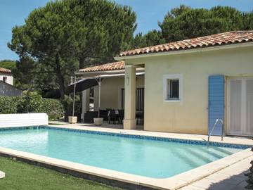Gîte pour 6 personnes, avec jardin à Bagnols-en-Forêt