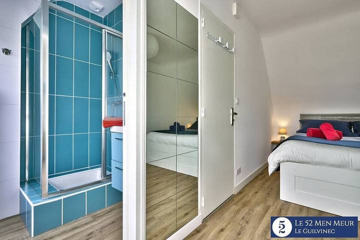 Appartement entier, Terrasse de 30 m2 avec vue mer, 40 m de la plage et 300 m de tous commerces in Guilvinec, Région de Quimper