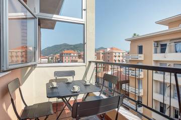 Gîte pour 6 personnes, avec balcon à Chiavari