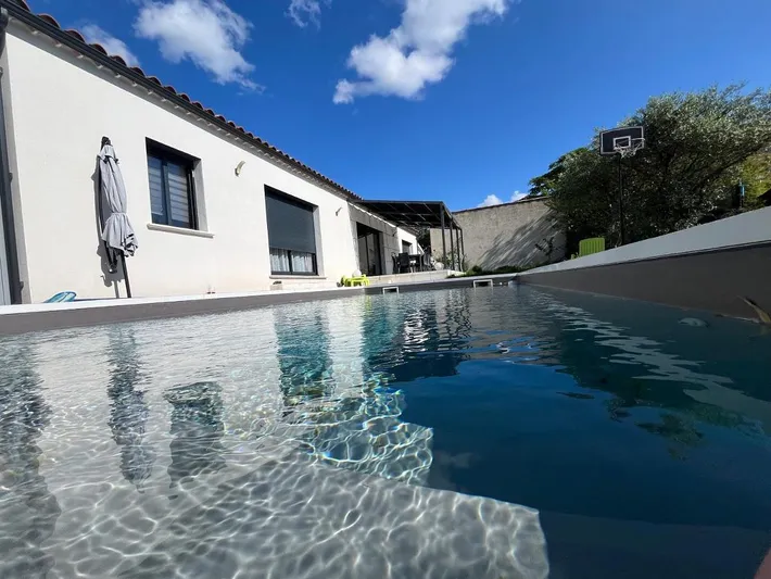 Casa de vacaciones para 7 personas, con piscina además de jacuzzi y jardín - 1