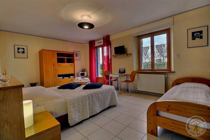 Chambre d’hôte pour 3 personnes, avec jardin à Saint-Coulomb - 3